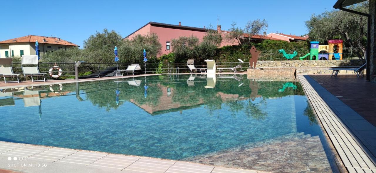 Hotel Campeggio Gianna Golfo Dei Poeti Lerici Exterior foto